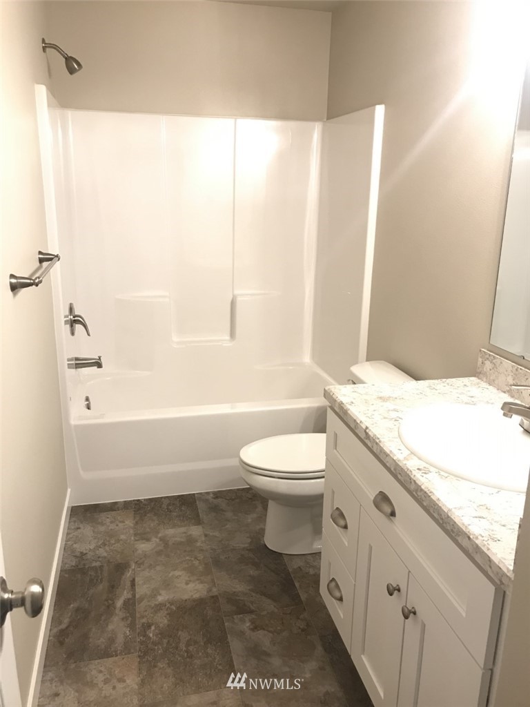 17040 Crowder Road Southeast Tenino, WA 98589 - Photo 6 of 12 Gallery Image 6