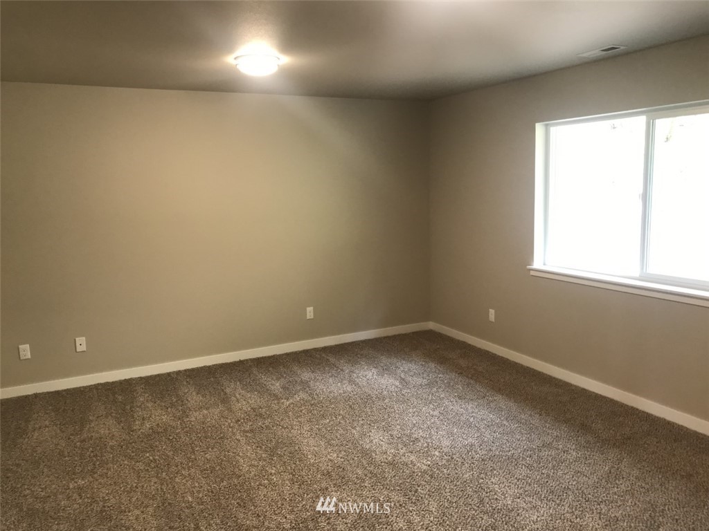 17040 Crowder Road Southeast Tenino, WA 98589 - Photo 7 of 12 Gallery Image 7