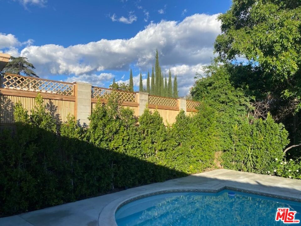 600 Luton Drive Glendale, CA 91206 - Photo 15 of 42 a view of a pathway both side of building