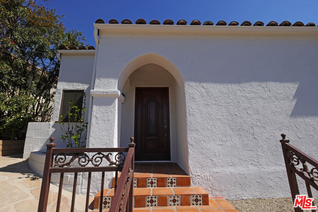 600 Luton Drive Glendale, CA 91206 - Photo 33 of 42 a view of front door