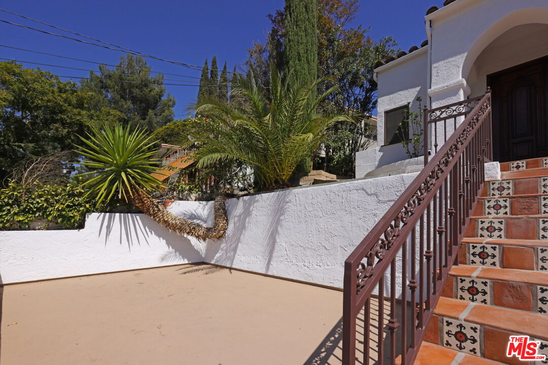 600 Luton Drive Glendale, CA 91206 - Photo 42 of 42 a view of outdoor space and yard