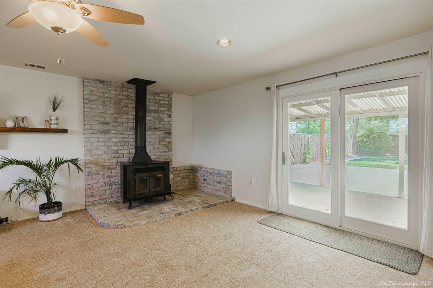 201 Spruce Street Tehachapi, CA 93561 - Photo 6 of 34 Gallery Image 6