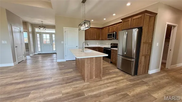 $424,900 | 205 East Larkspur Court, Hannibal, MO 63401