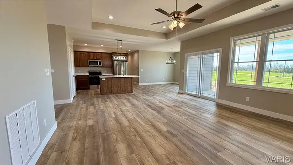 $424,900 | 205 East Larkspur Court, Hannibal, MO 63401