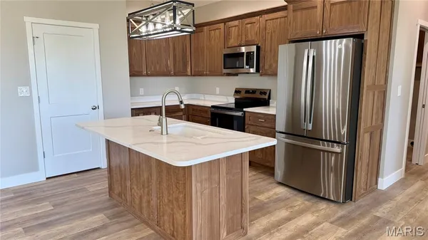 $424,900 | 205 East Larkspur Court, Hannibal, MO 63401
