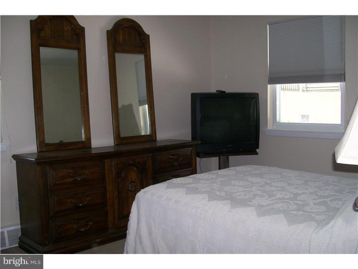 11931 Covert Road Philadelphia, PA 19154 - Photo 12 of 25 Bedroom - Main