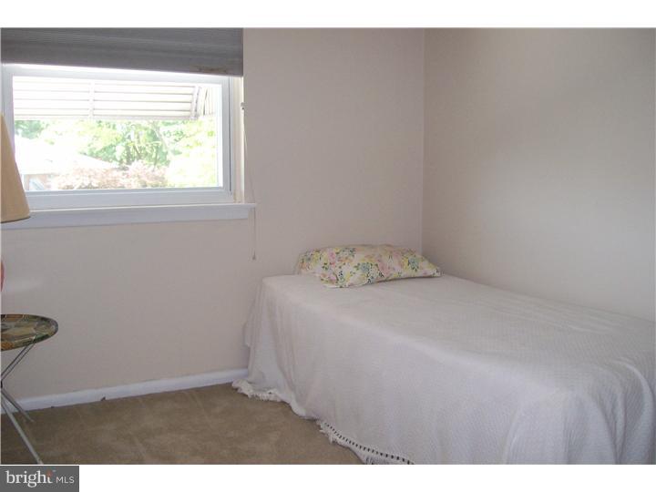 11931 Covert Road Philadelphia, PA 19154 - Photo 16 of 25 Bedroom 3