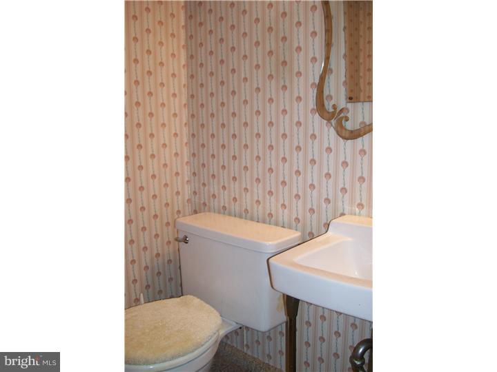 11931 Covert Road Philadelphia, PA 19154 - Photo 20 of 25 Bathroom