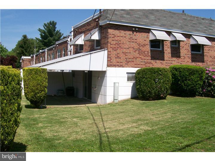 11931 Covert Road Philadelphia, PA 19154 - Photo 4 of 25 Exterior Back
