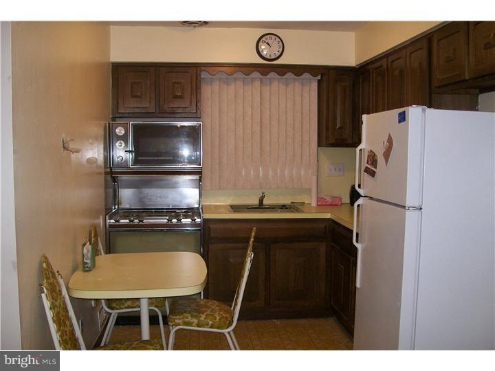 11931 Covert Road Philadelphia, PA 19154 - Photo 8 of 25 Kitchen