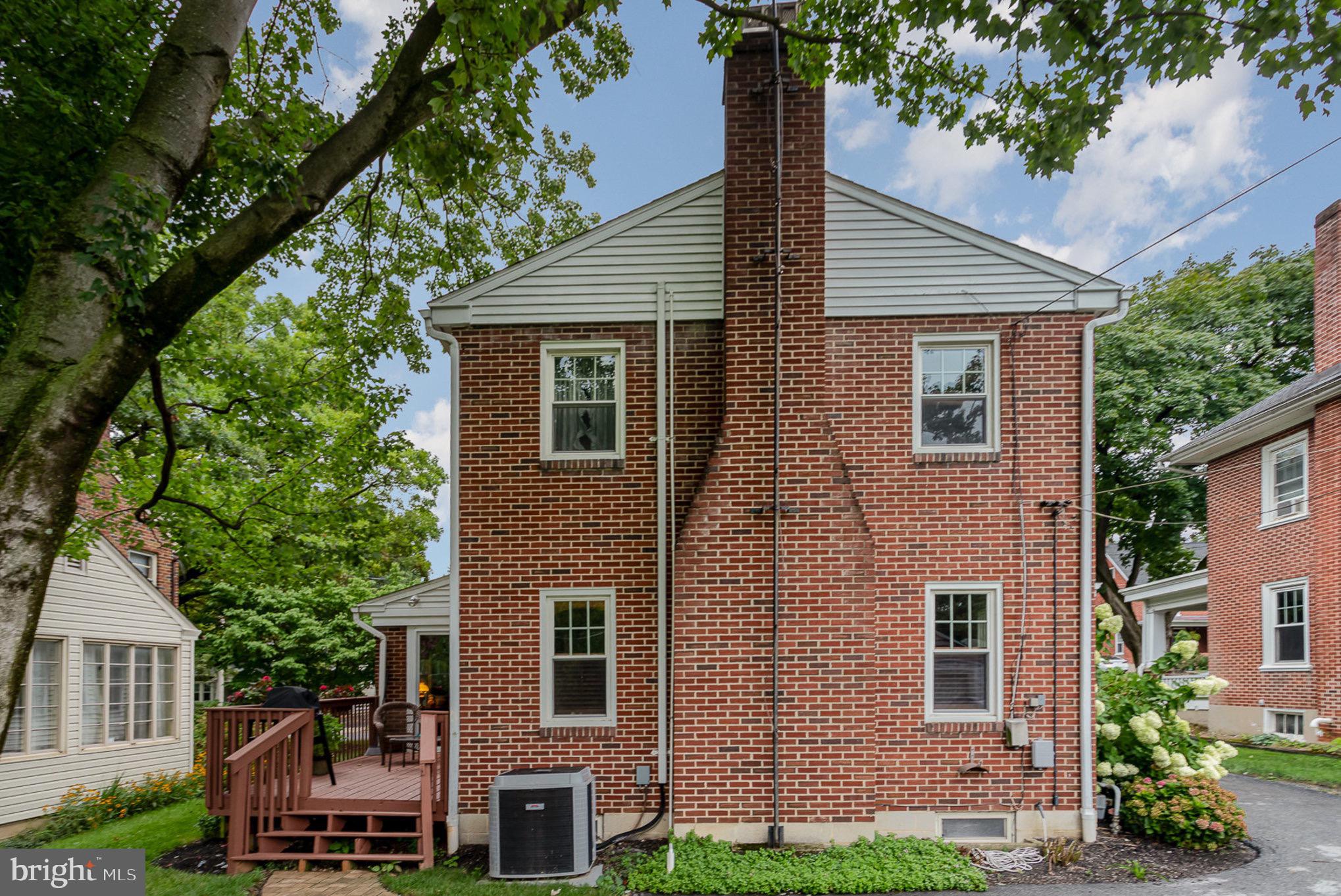 444 South Broad Street Lititz, PA 17543 - Photo 6 of 32