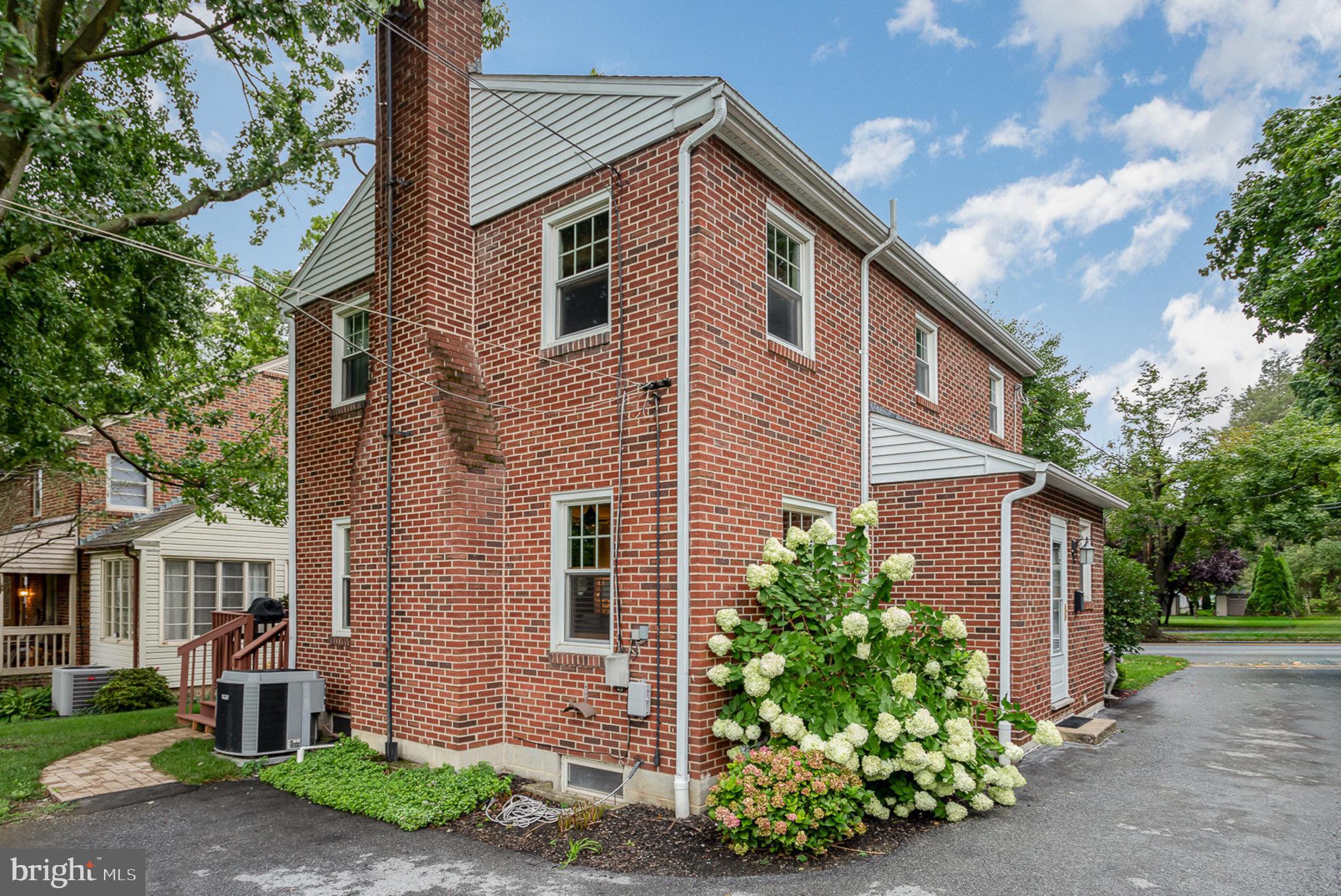 444 South Broad Street Lititz, PA 17543 - Photo 7 of 32