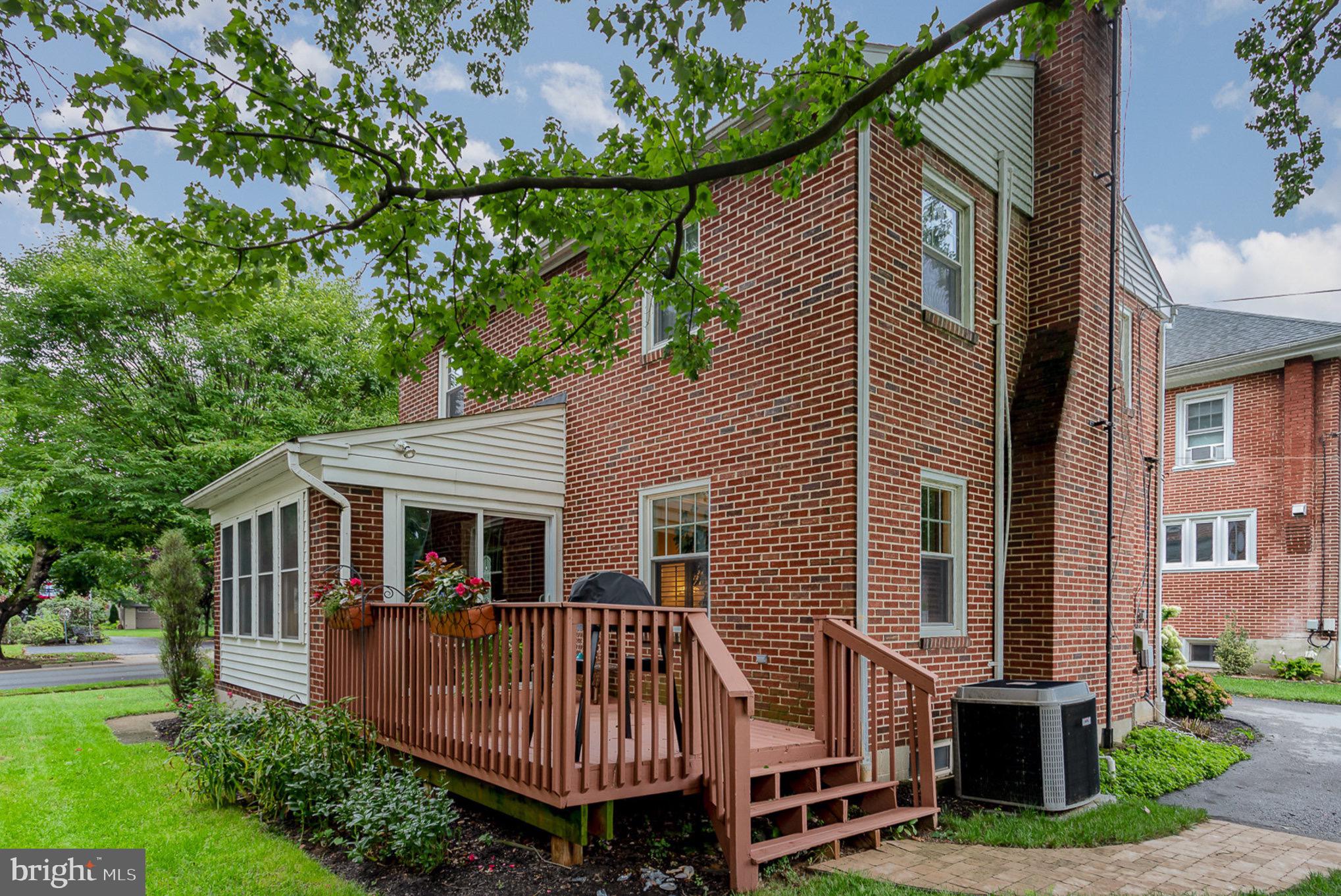 444 South Broad Street Lititz, PA 17543 - Photo 8 of 32