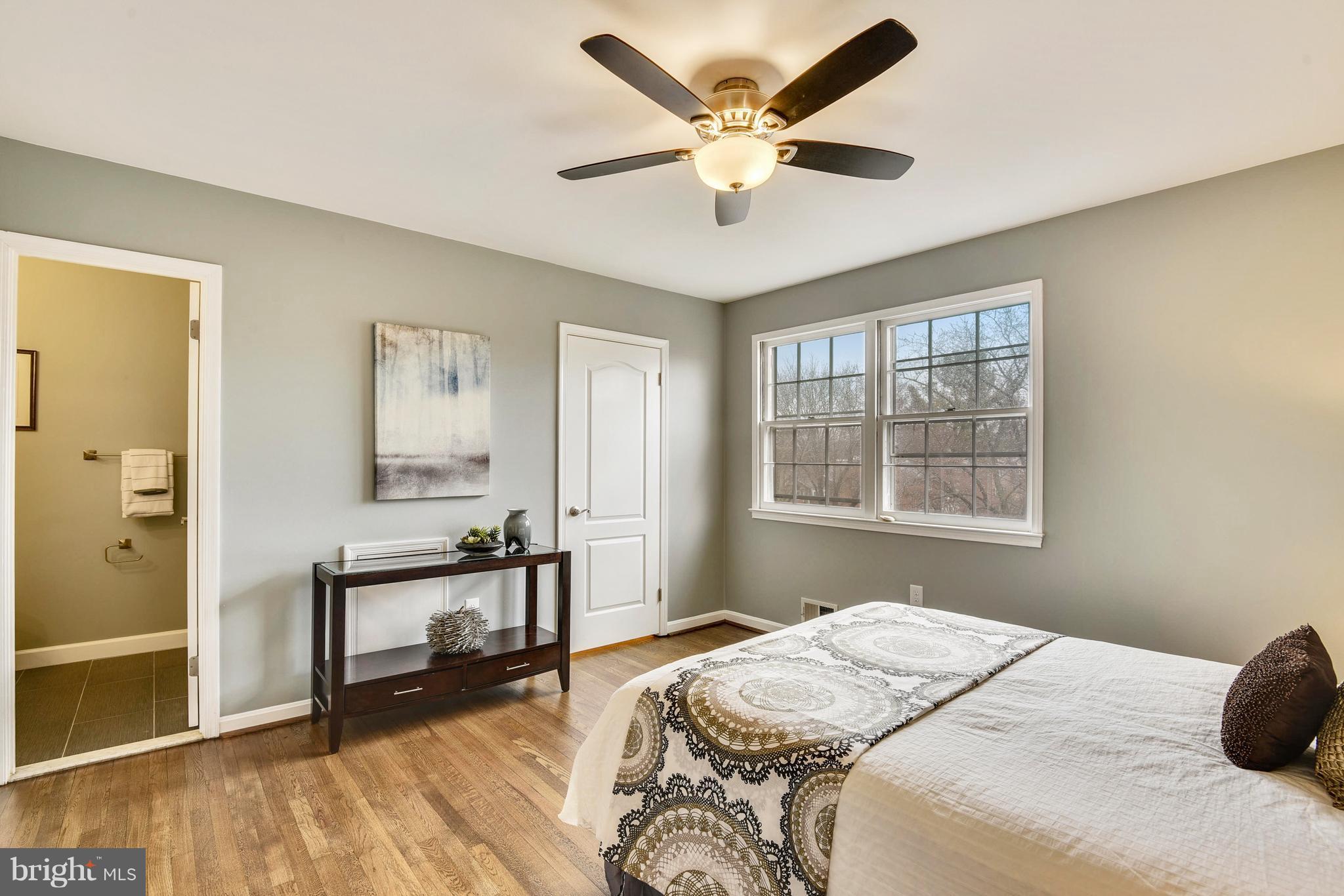3893 Chain Bridge Road Fairfax, VA 22030 - Photo 22 of 28 Bedroom (Master)