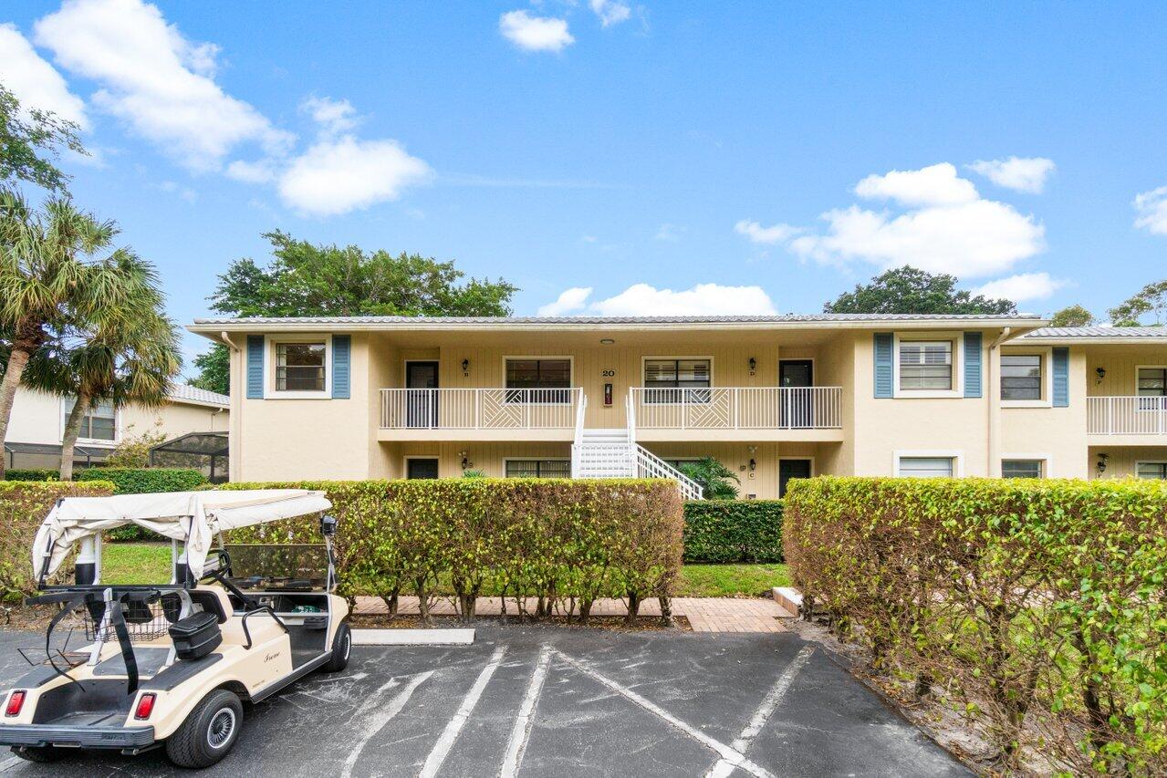20 Westgate Lane, Unit B Boynton Beach, FL 33436 - Photo 26 of 46 a view of a house with a patio