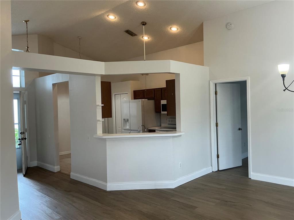 216 Island Water Way Apollo Beach, FL 33572 - Photo 13 of 35