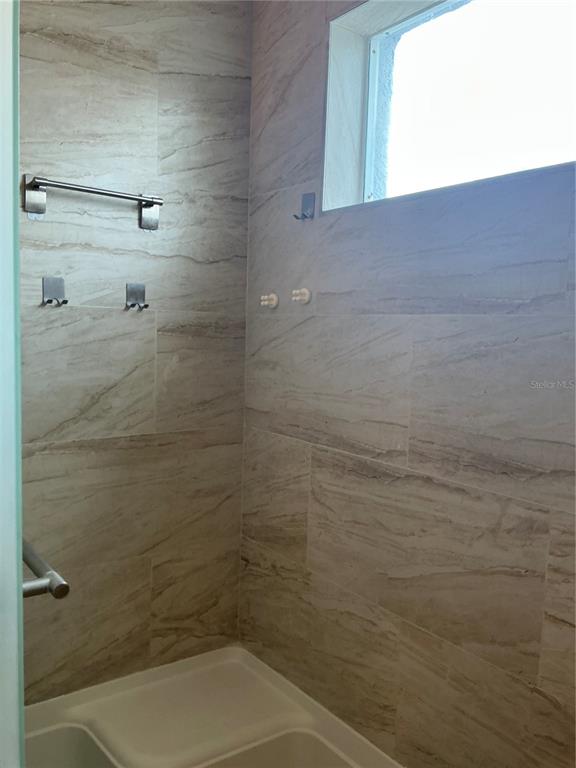 216 Island Water Way Apollo Beach, FL 33572 - Photo 19 of 35