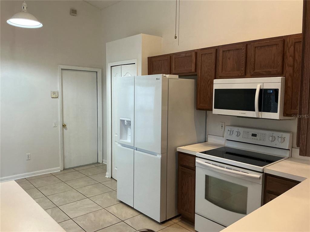216 Island Water Way Apollo Beach, FL 33572 - Photo 8 of 35
