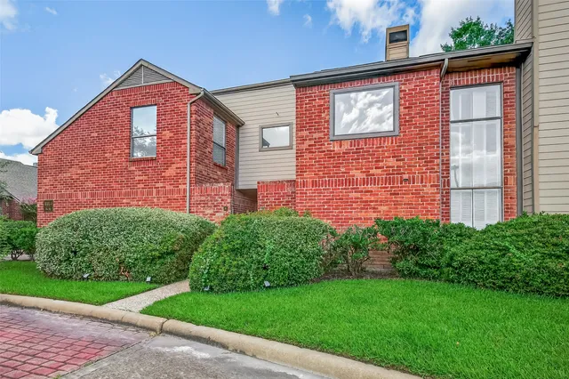$3,350 | 7447 Cambridge Street, Unit 51, Houston, TX 77054