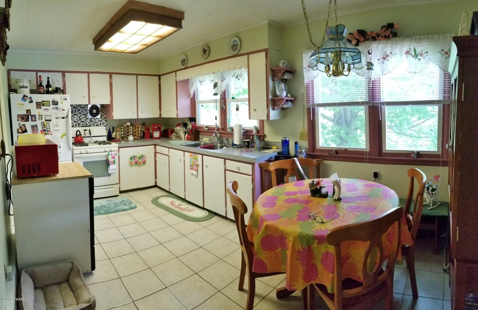 188 Ledgedale Road Lake Ariel, PA 18436 - Photo 10 of 17 12-kitchen (Large)
