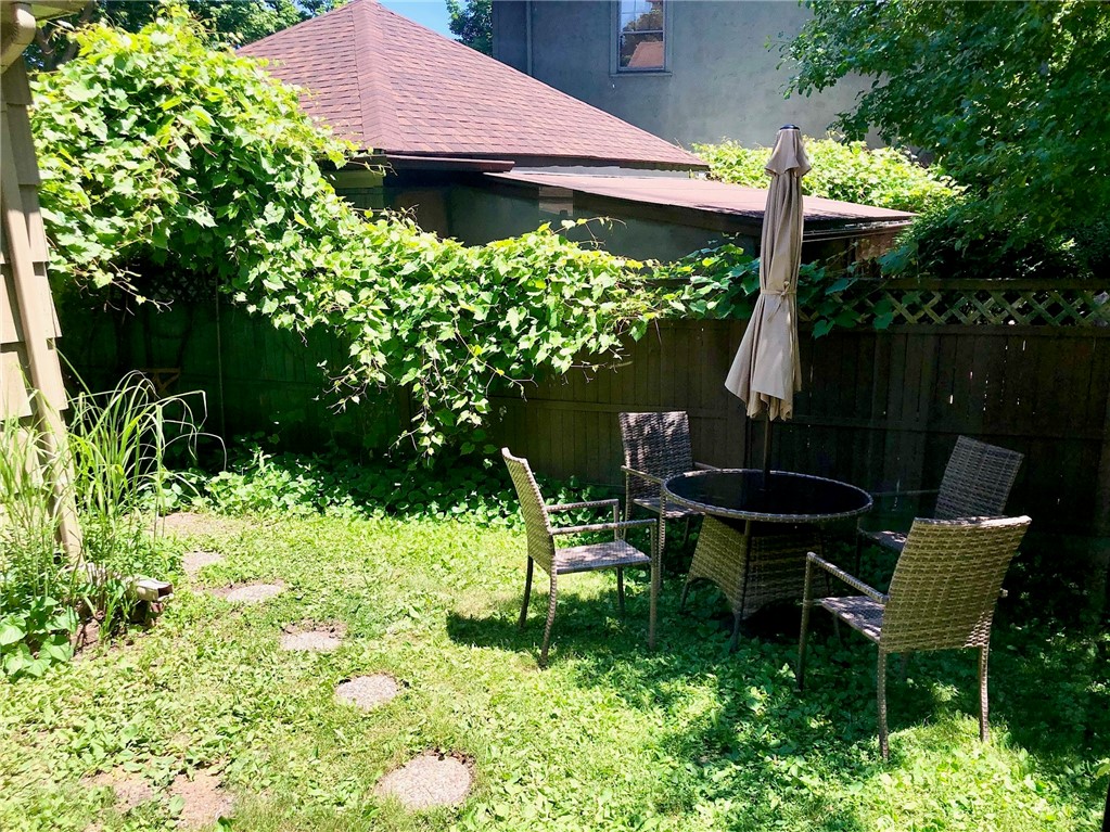 352 Canterbury Road, Unit 2 Rochester, NY 14607 - Photo 5 of 30