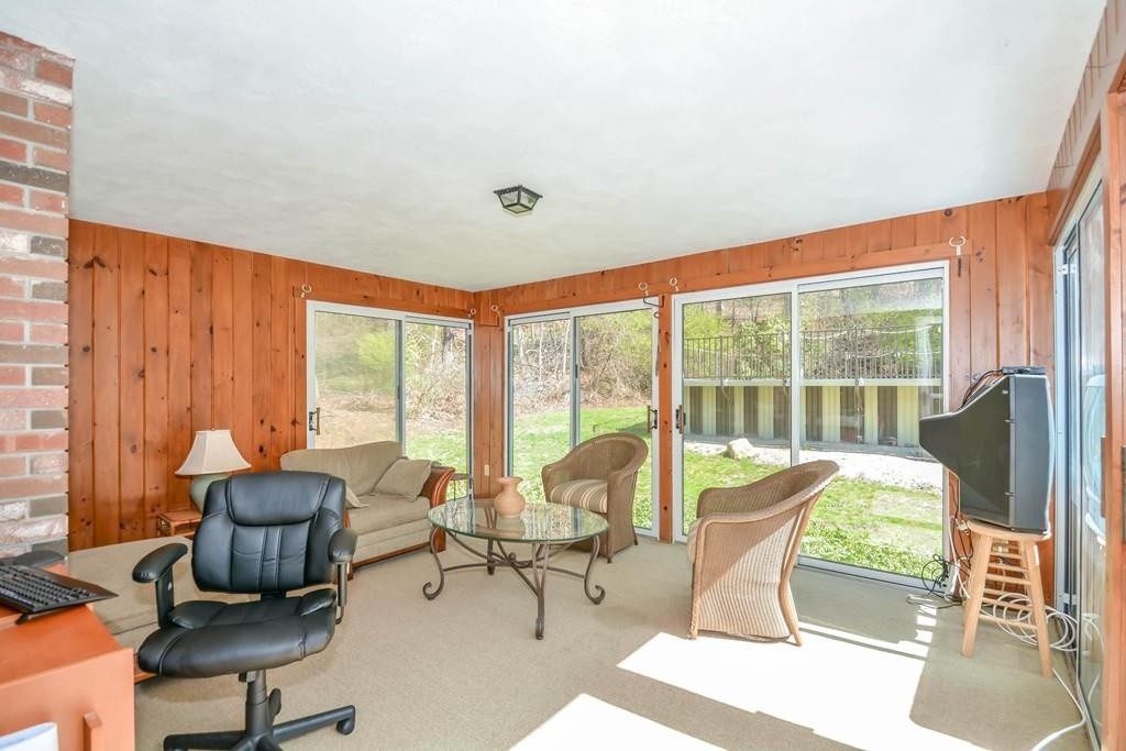 703 Middleton Road North Andover, MA 01845 - Photo 9 of 29 Gallery Image 9