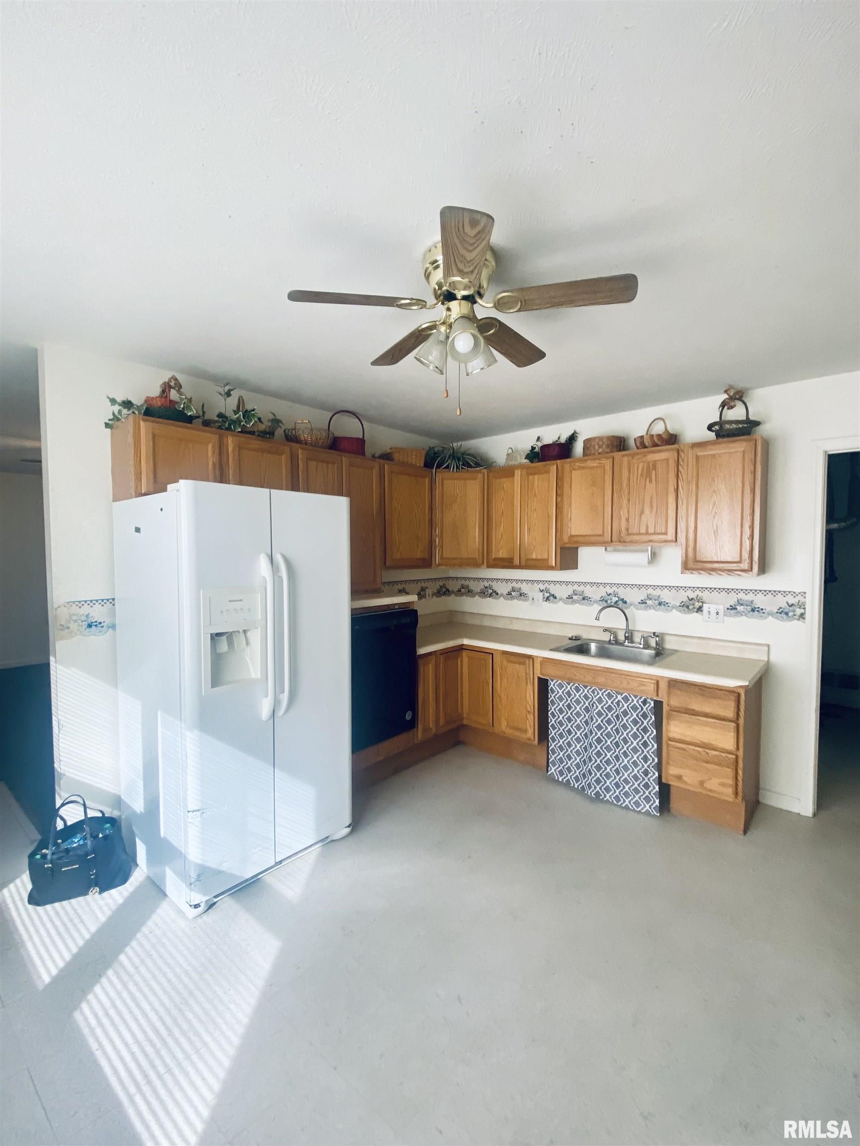 1305 East Reynolds Street Springfield, IL 62702 - Photo 2 of 14