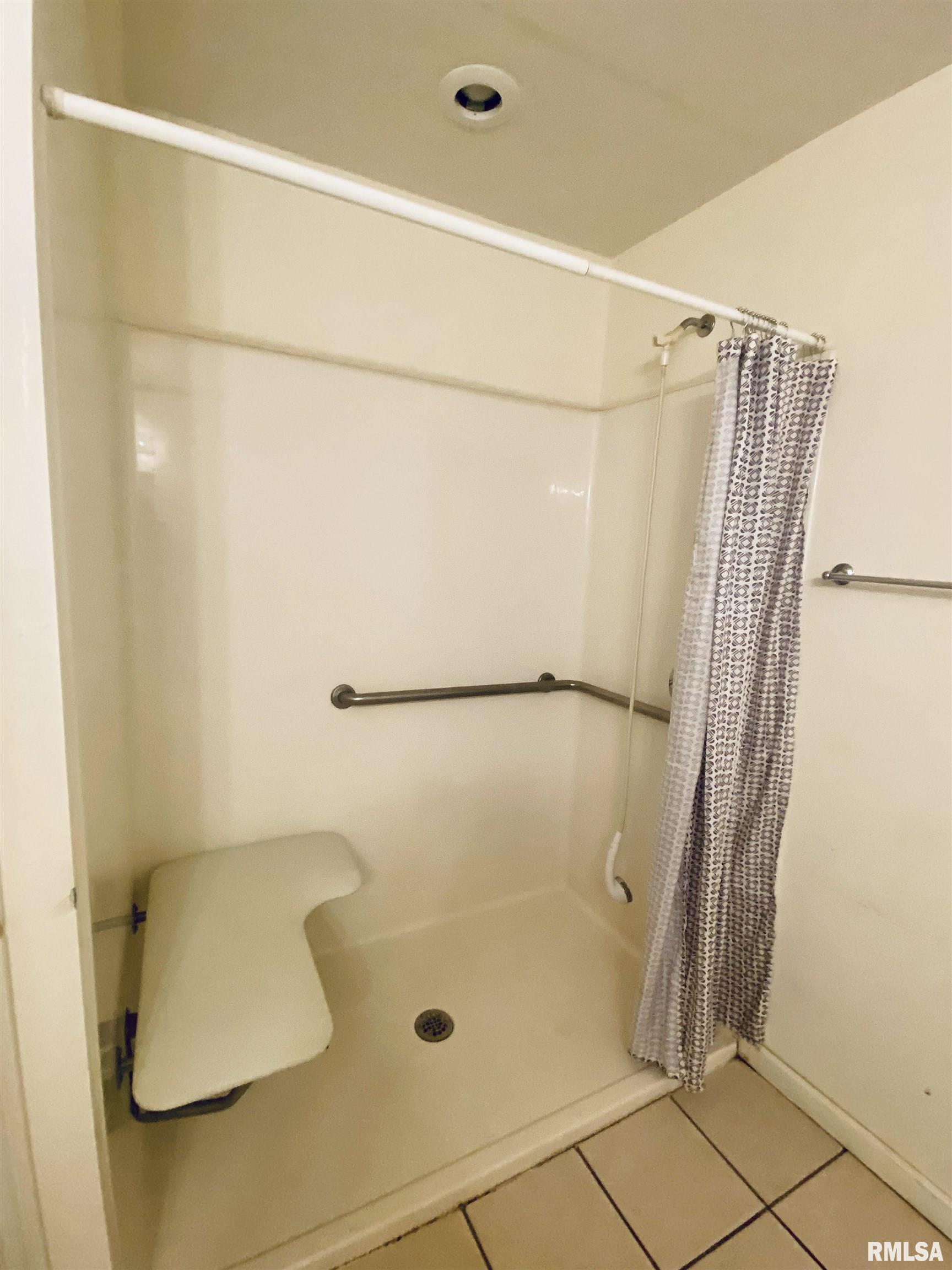 1305 East Reynolds Street Springfield, IL 62702 - Photo 8 of 14