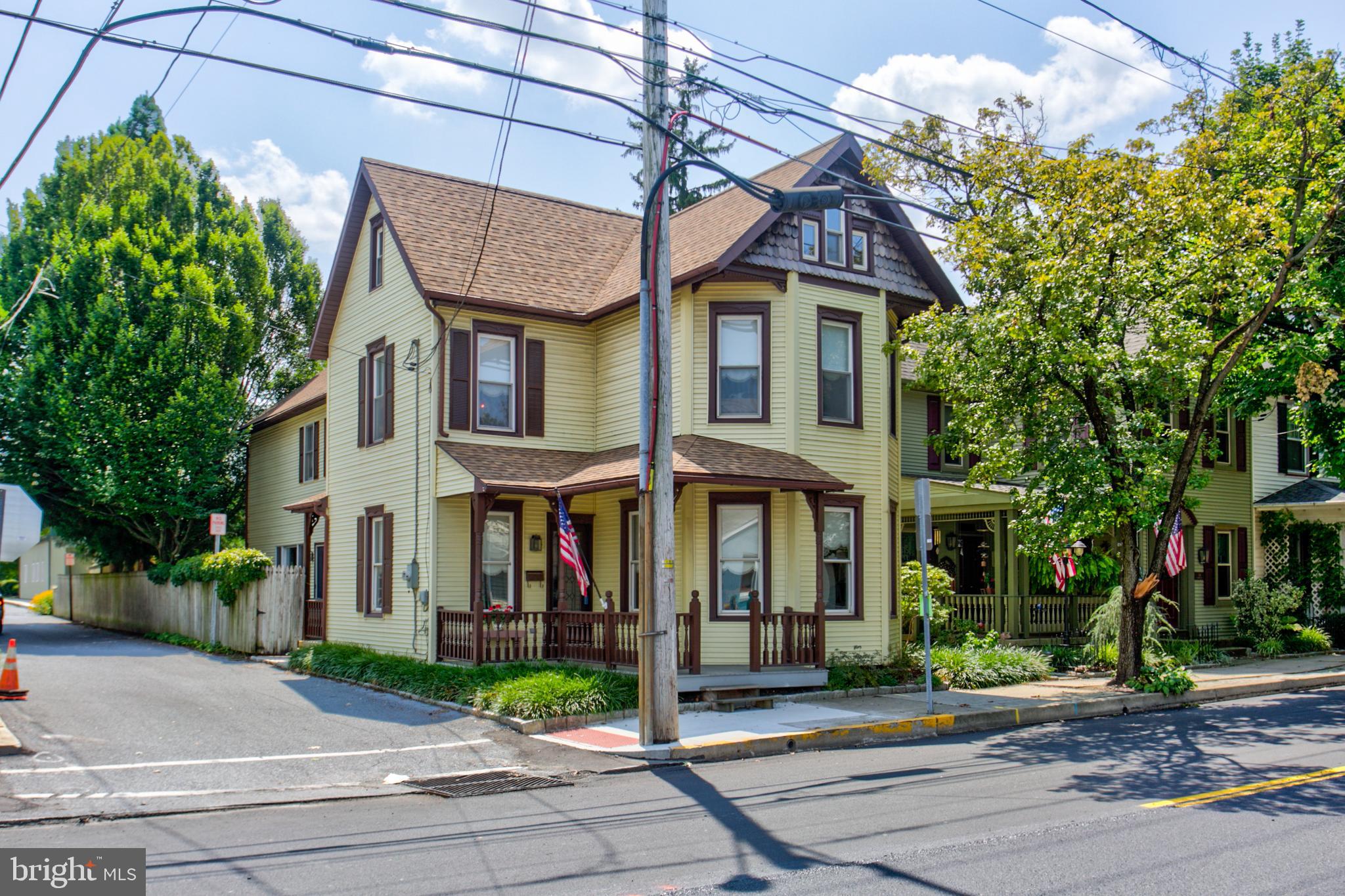 114 West Orange Street Lititz, PA 17543 - Photo 2 of 56 Gallery Image 2