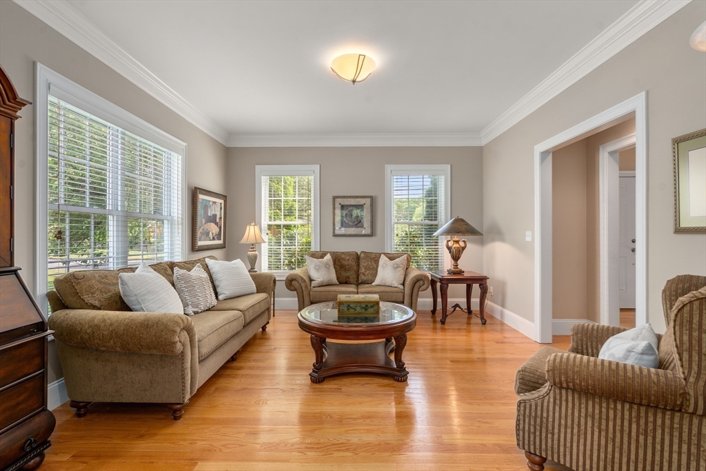 77 Cedar Street Wellesley, MA 02481 - Photo 4 of 39