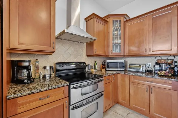 a picture of a very nice looking house