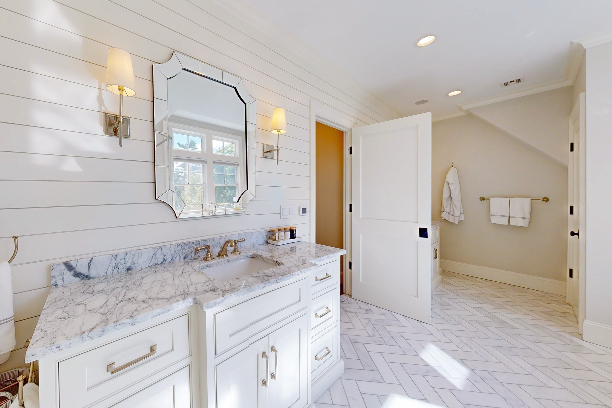 370 Grove Street Needham, MA 02492 - Photo 21 of 39 Gallery Image 21