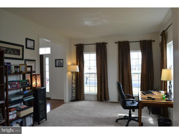 745 Elphin Road Avondale, PA 19311 - Photo 4 of 25 Living Room