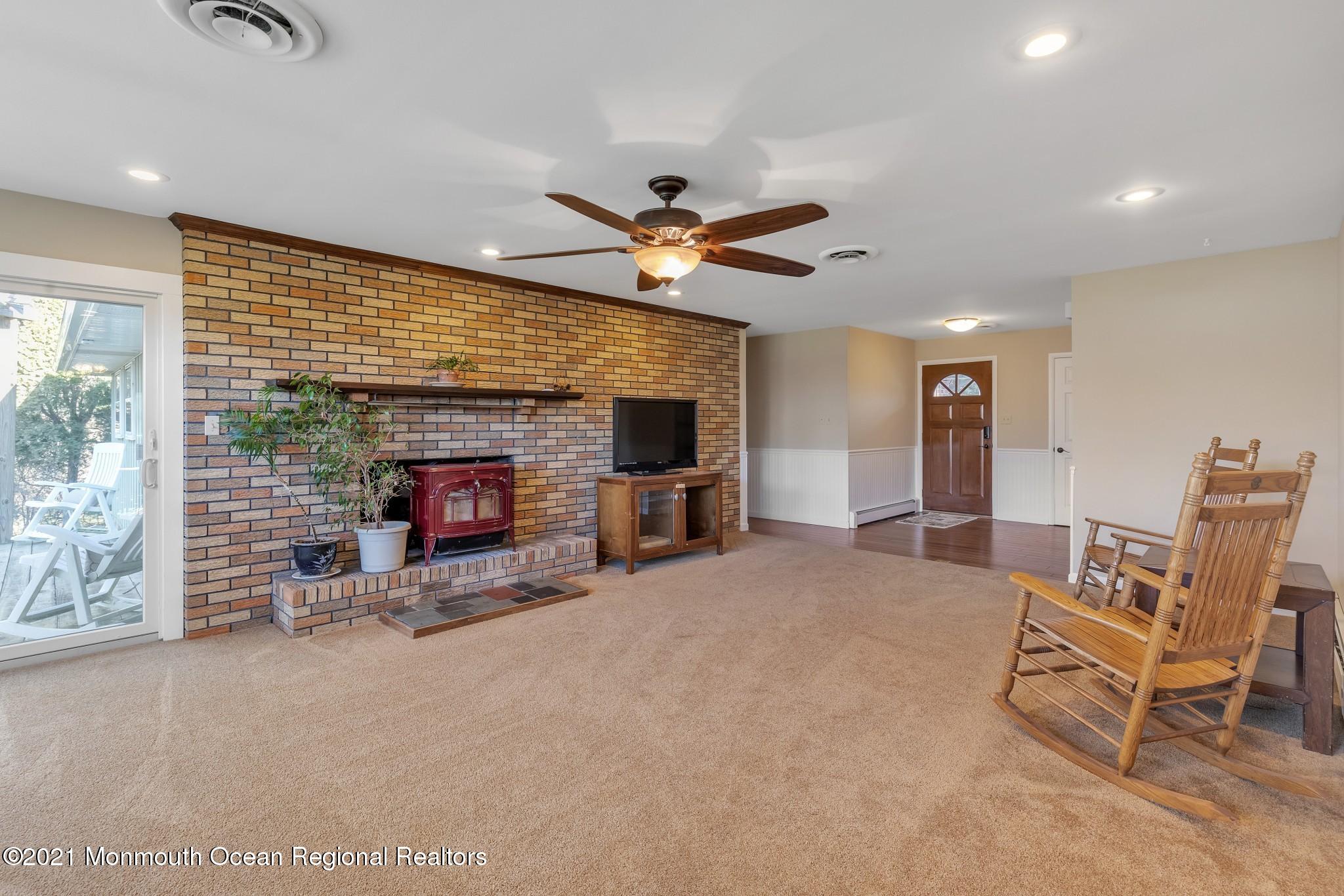 148 Meirs Road Cream Ridge, NJ 08514 - Photo 4 of 25 70461_HDR-1