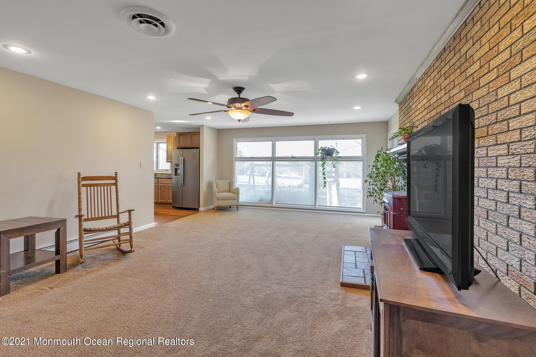 148 Meirs Road Cream Ridge, NJ 08514 - Photo 7 of 25 70461_HDR-4