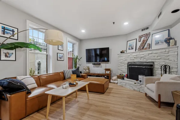 $865,000 | 135 Garden Street, Unit 7, Hoboken, NJ 07030