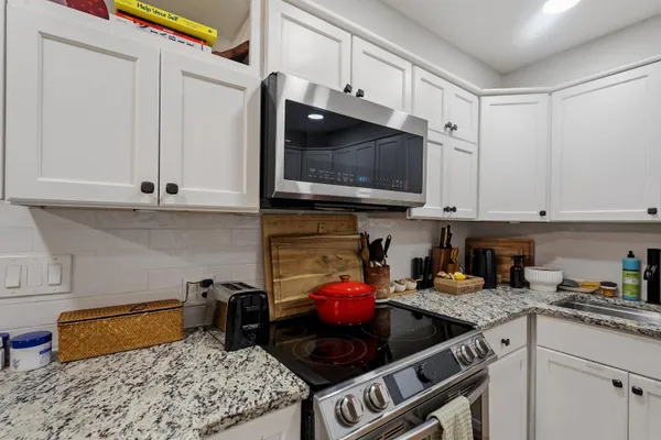 $865,000 | 135 Garden Street, Unit 7, Hoboken, NJ 07030