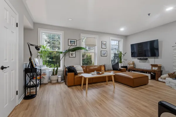 $865,000 | 135 Garden Street, Unit 7, Hoboken, NJ 07030