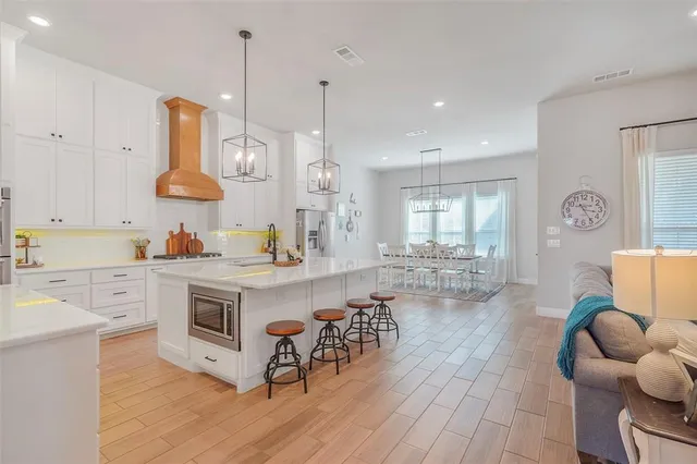 $675,000 | 108 Southwood Drive, Burleson, TX 76028