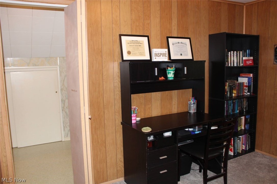 1565 Crest Road Cleveland, OH 44121 - Photo 25 of 31