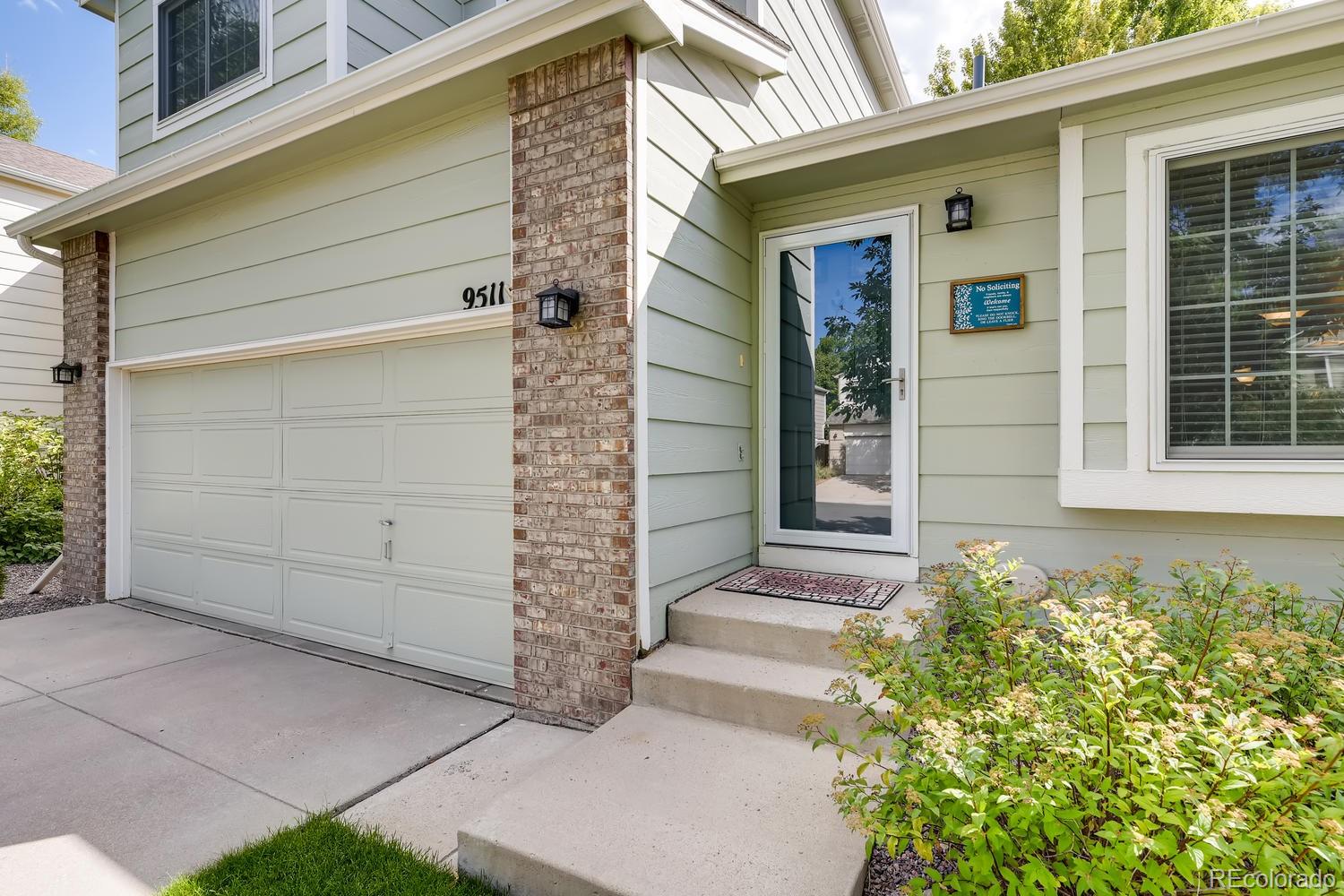 9511 South Castle Ridge Circle Highlands Ranch, CO 80129 - Photo 3 of 28