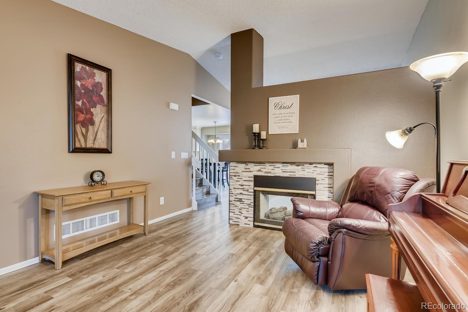 9511 South Castle Ridge Circle Highlands Ranch, CO 80129 - Photo 5 of 28