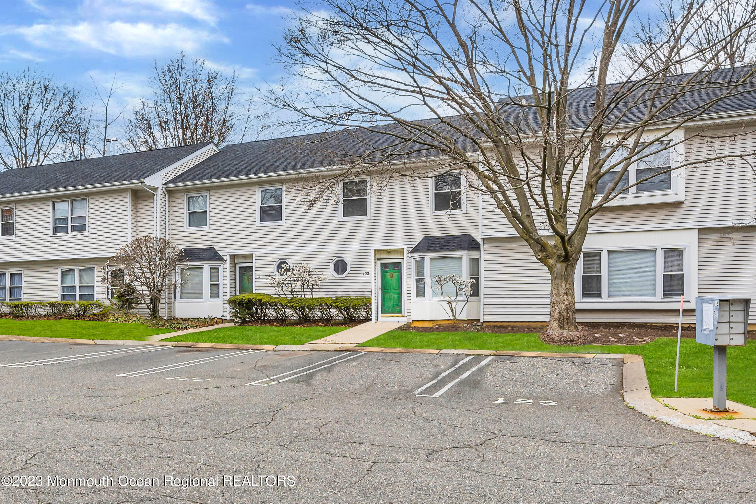 122 La Rue Lane, Unit 122 East Brunswick, NJ 08816 - Photo 2 of 28 003__dsc0527-1b