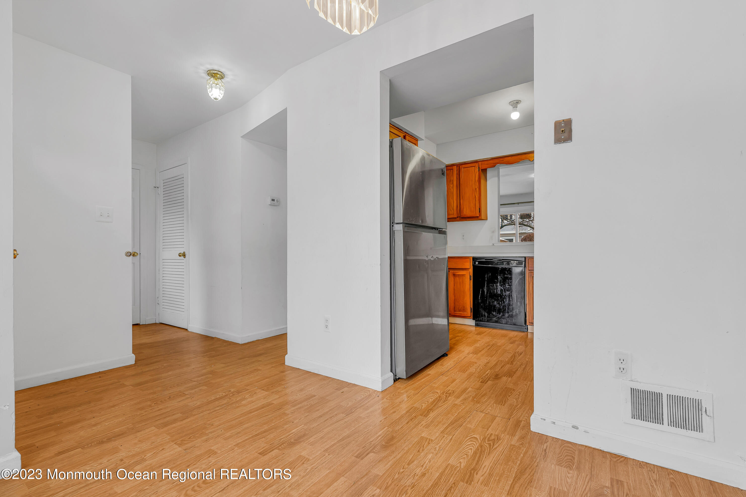 122 La Rue Lane, Unit 122 East Brunswick, NJ 08816 - Photo 4 of 28 008__dsc0427