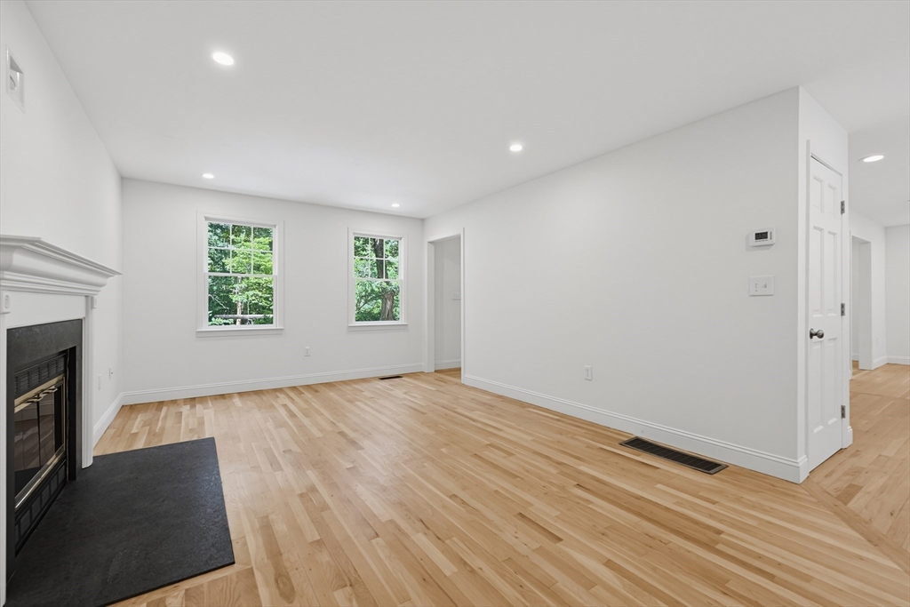 45 Baron Road Franklin, MA 02038 - Photo 5 of 42