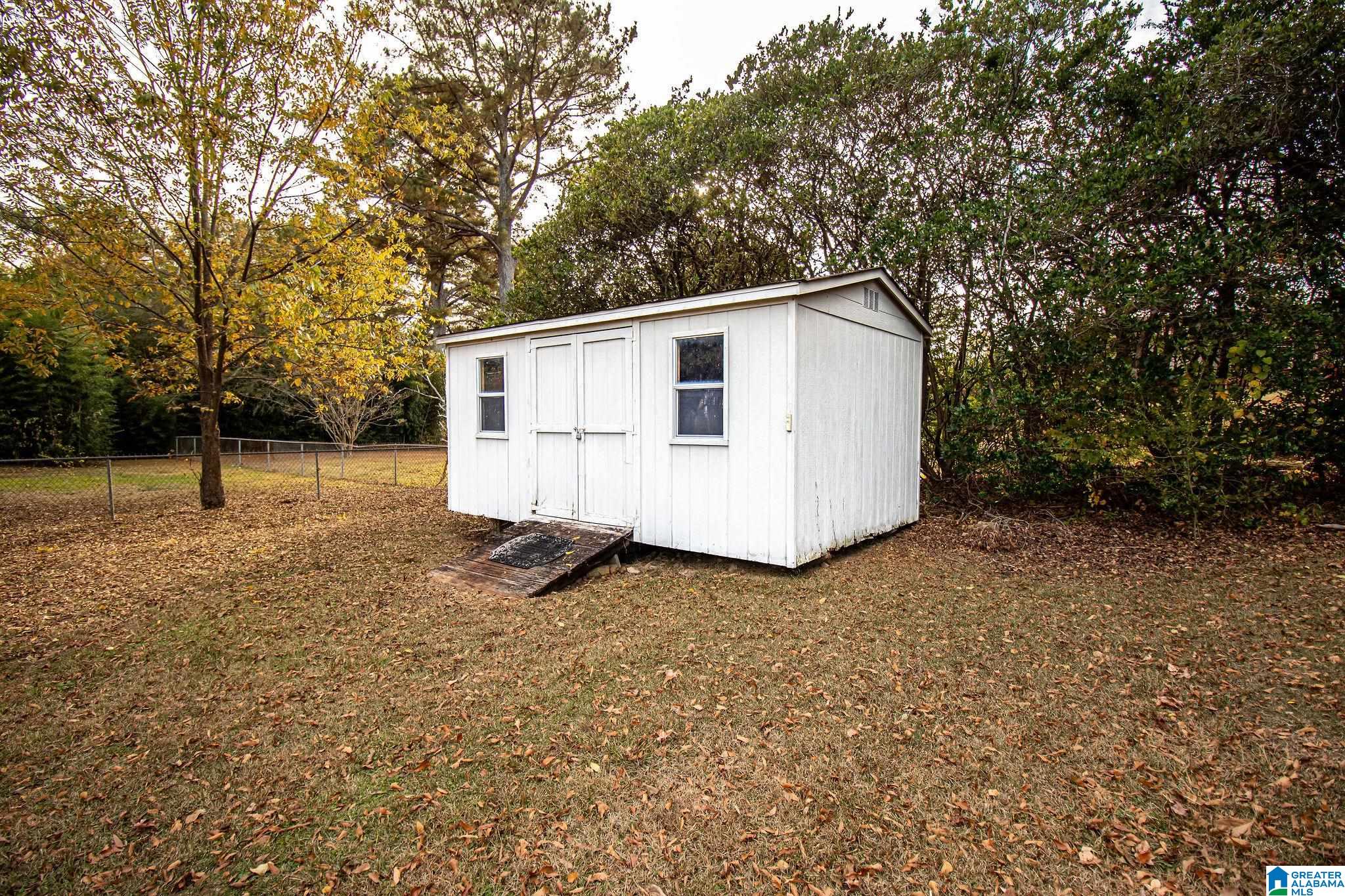 1304 Robertson Road Anniston, AL 36207 - Photo 17 of 43