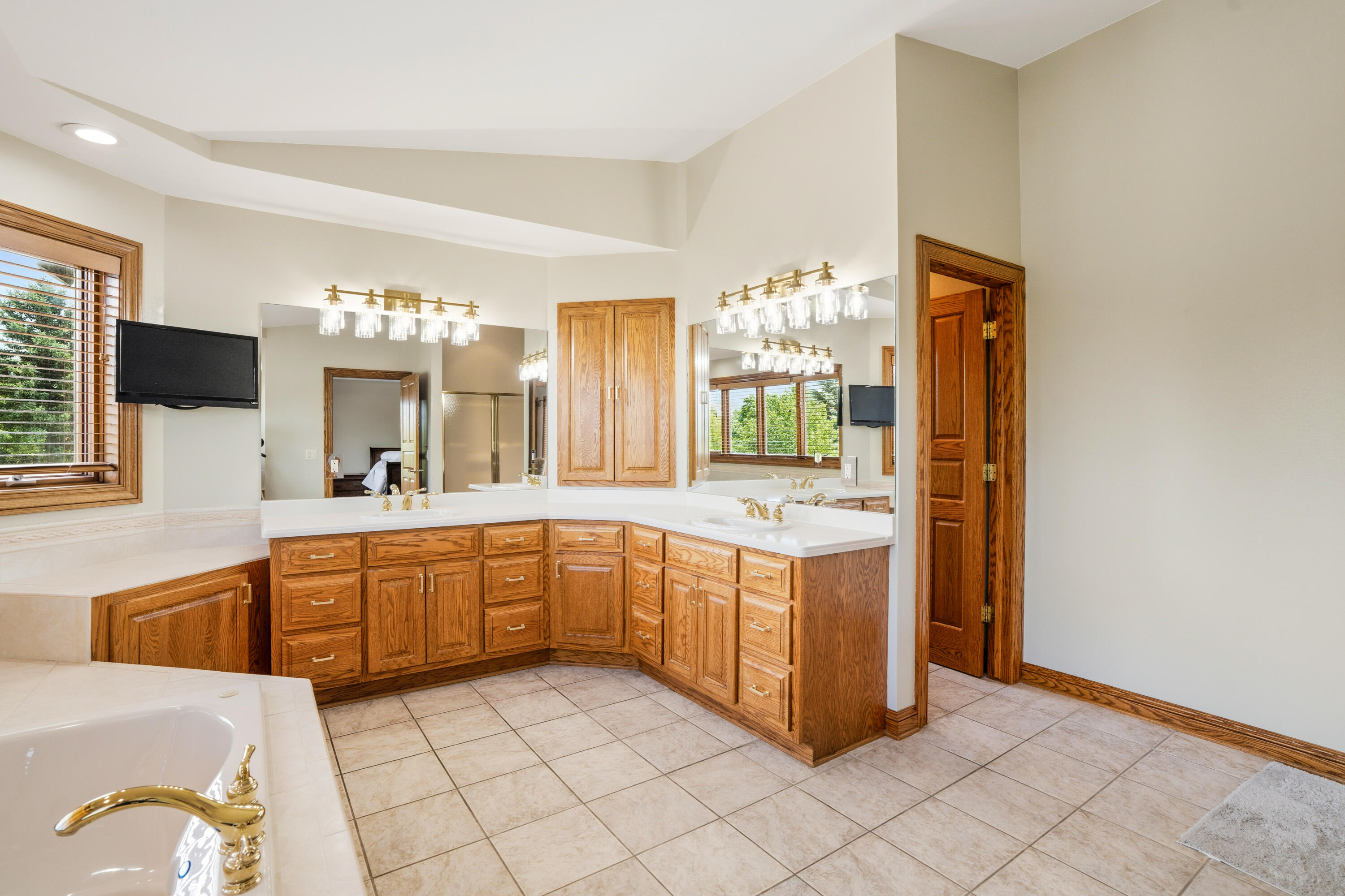 W289N3752 Huntsman Court Delafield, WI 53072 - Photo 37 of 88 DSC07021