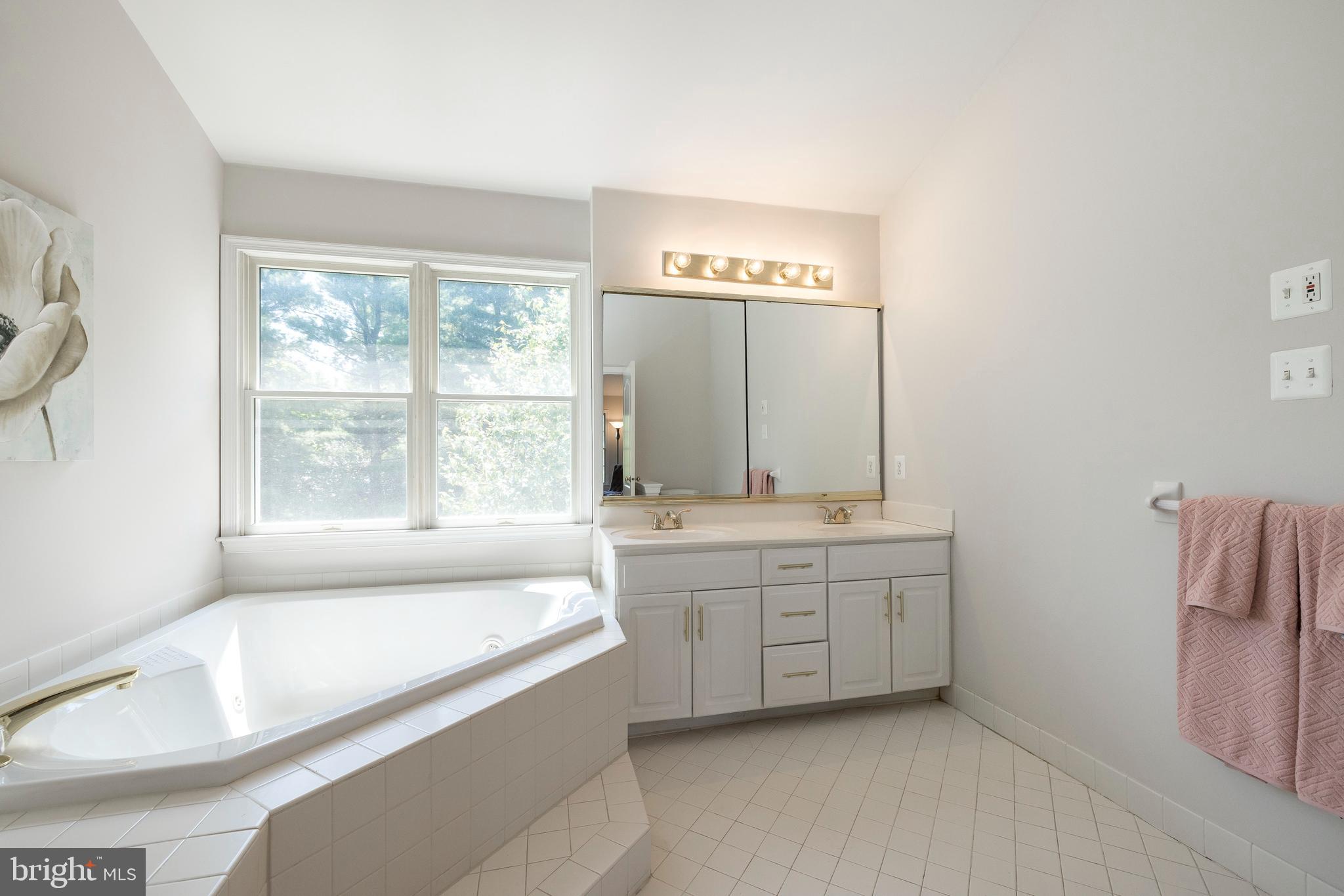310 Long Ridge Lane Exton, PA 19341 - Photo 25 of 34 Gallery Image 25