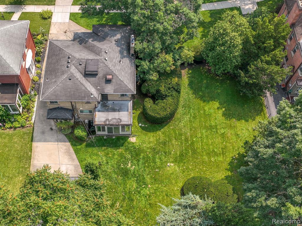 19595 Renfrew Road Detroit, MI 48221 - Photo 11 of 39