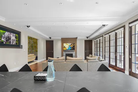 $5,295,000 | 5 Farmwoods Lane, Glen Head, NY 11545